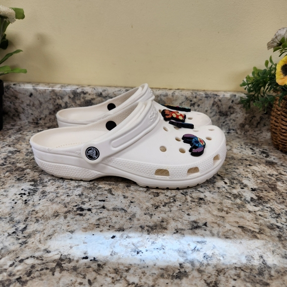 Crocs White With 5 Lilo & Stitch Jibbitz Charms Women's Size 8/ Men's Size 6 - Picture 12 of 16